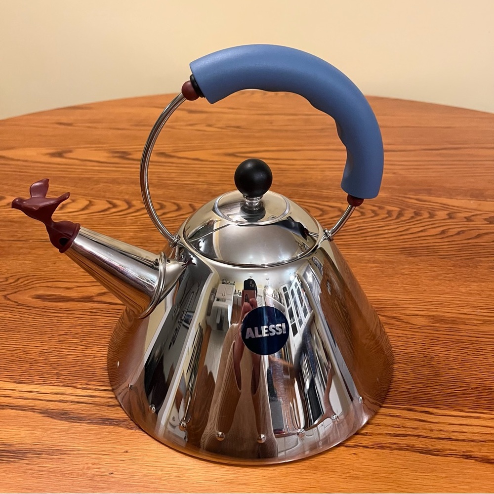 Alessi Michael Graves 9093 Tea Kettle with Bird Whistle. New w/out box